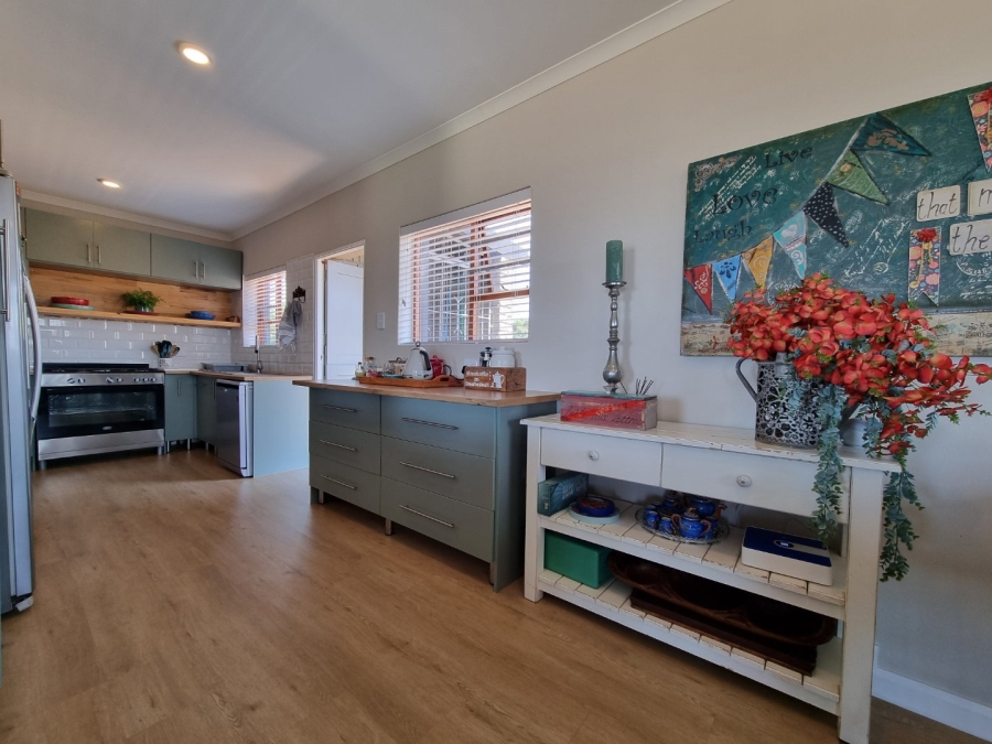 4 Bedroom Property for Sale in Wavecrest Eastern Cape